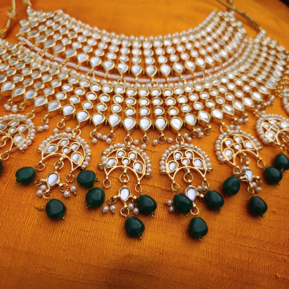 Indian Traditional Bollywood Fashion Kundan Bridal Jewelry Set with Choker Earrings Maang Tikka for Women