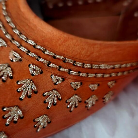 Traditional Indian Punjabi Juttis Women Ladies Mojari Ethnic Shoes Handmade Jutti Comfort Flat Shoes Brown