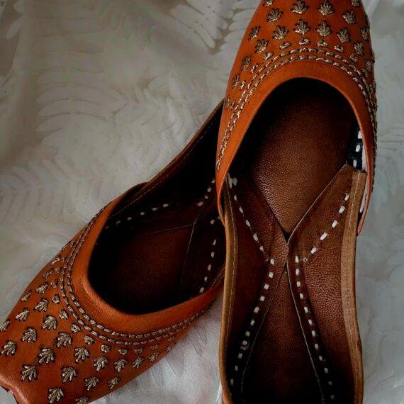 Traditional Indian Punjabi Juttis Women Ladies Mojari Ethnic Shoes Handmade Jutti Comfort Flat Shoes Brown
