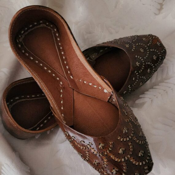 Traditional Indian Punjabi Juttis Women Ladies Mojari Ethnic Shoes Handmade Comfort Flat Shoes/Jutti Brown