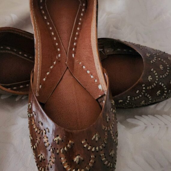 Traditional Indian Punjabi Juttis Women Ladies Mojari Ethnic Shoes Handmade Comfort Flat Shoes/Jutti Brown