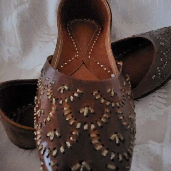 Traditional Indian Punjabi Juttis Women Ladies Mojari Ethnic Shoes Handmade Comfort Flat Shoes/Jutti Brown