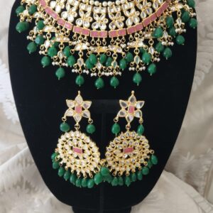 Traditional Indian Bollywood Fashion Kundan Bridal Jewelry Set with Choker Earrings Maang Tikka for Women