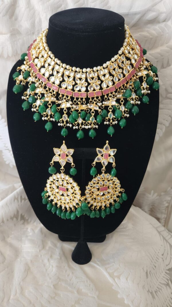 Traditional Indian Bollywood Fashion Kundan Bridal Jewelry Set with Choker Earrings Maang Tikka for Women