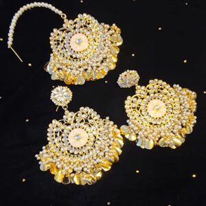 Off White Traditional Kundan & Pearls Gold Plated Maang Tikka & Earrings for Women