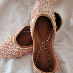 Traditional Indian Punjabi Juttis Women Ladies Mojari Ethnic Shoes Handmade Jutti Comfort Flat Shoes Peach