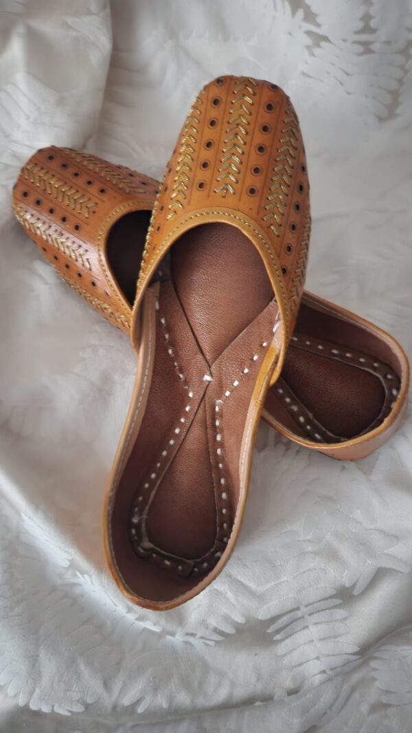 Traditional Indian Punjabi Juttis Women Ladies Mojari Ethnic Shoes Handmade Jutti Comfort Flat Brown